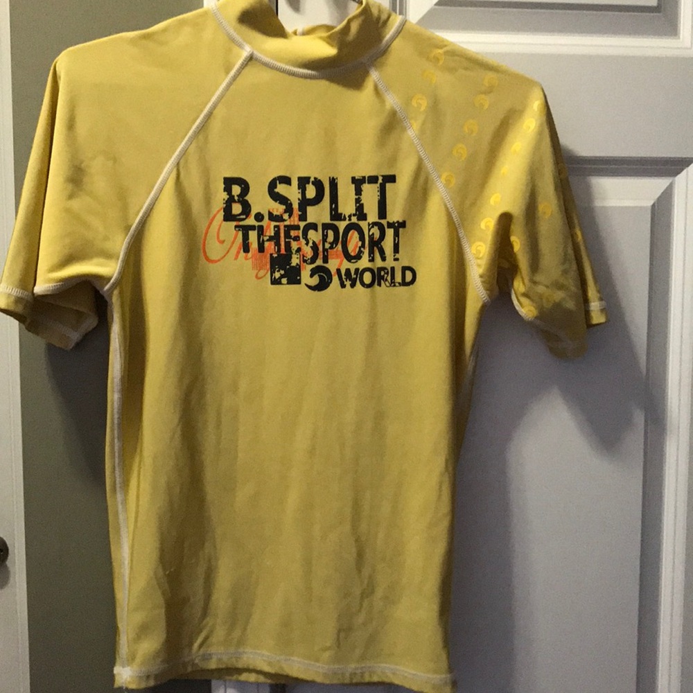 *Feature* B. Split Unisex The Sport World Rash Guard 🌊🏊